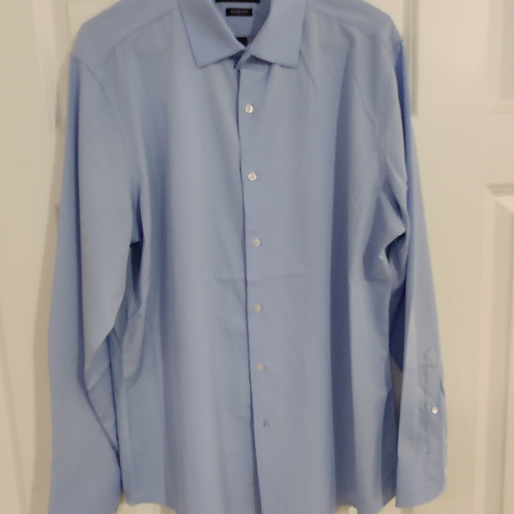 Bergamo New York Light Blue Men's Dress Shirt Size Large..